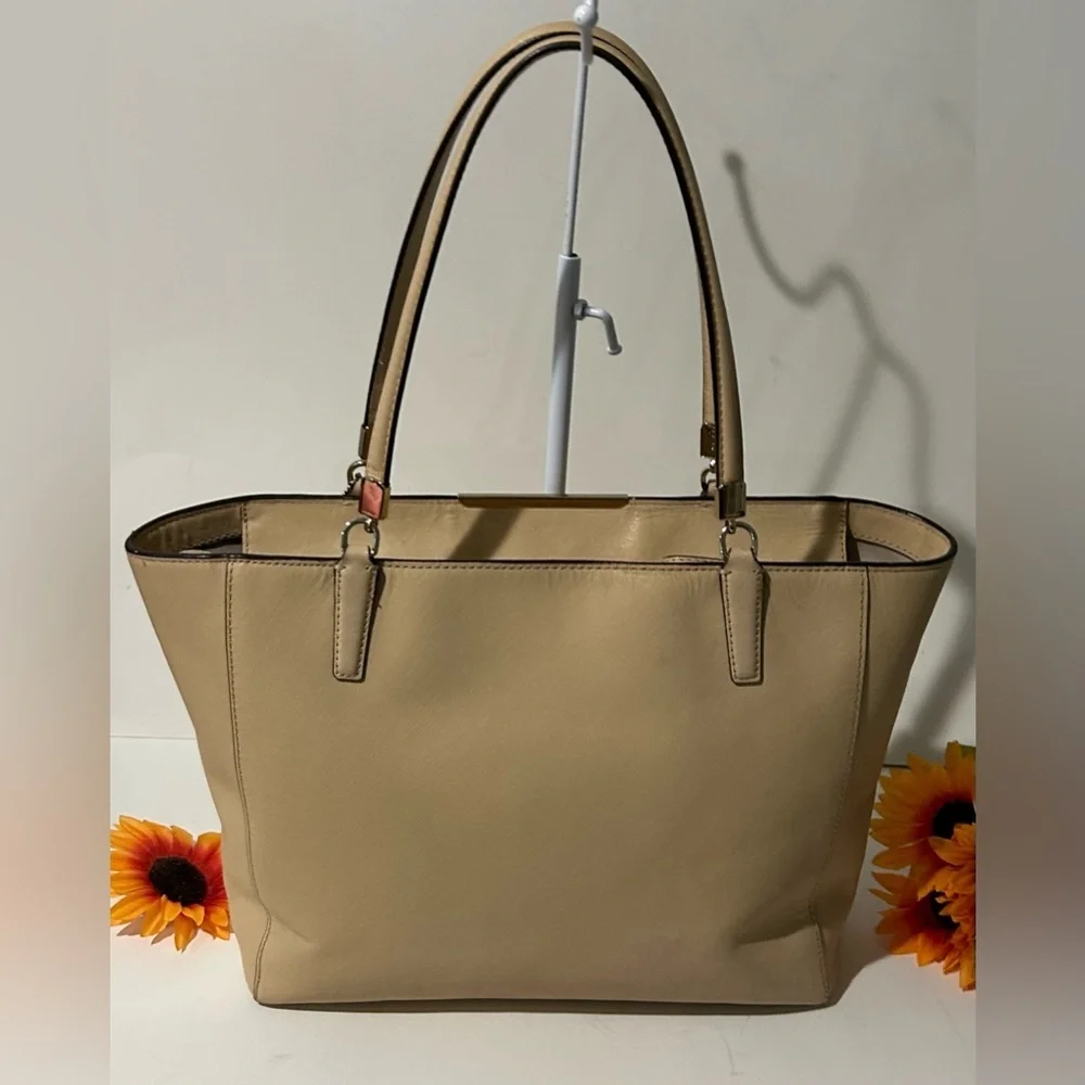 Coach Beige Leather structured Shoulder Bag Everyday work tote - Picture 4 of 11